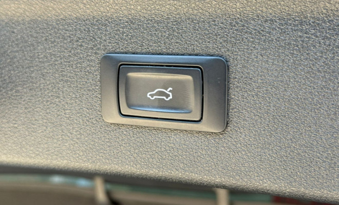 Audi Q3 2.0 TFSI Quat. 170/180cv S-tronic 5p 2015 Flex-8