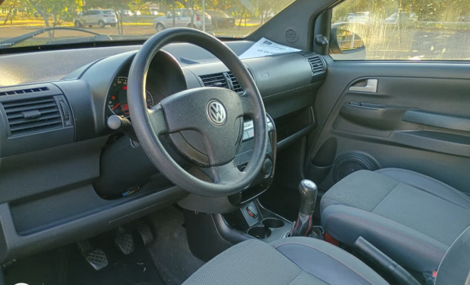 VW - VolksWagen Fox 1.0 Mi Total Flex 8V 5p 2010 Flex-4
