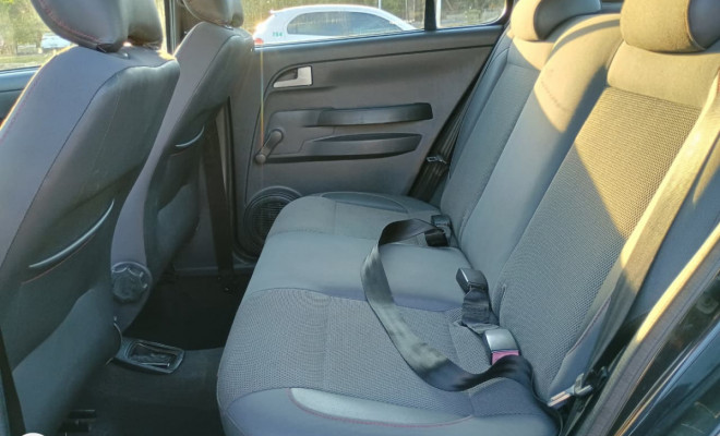 VW - VolksWagen Fox 1.0 Mi Total Flex 8V 5p 2010 Flex-7