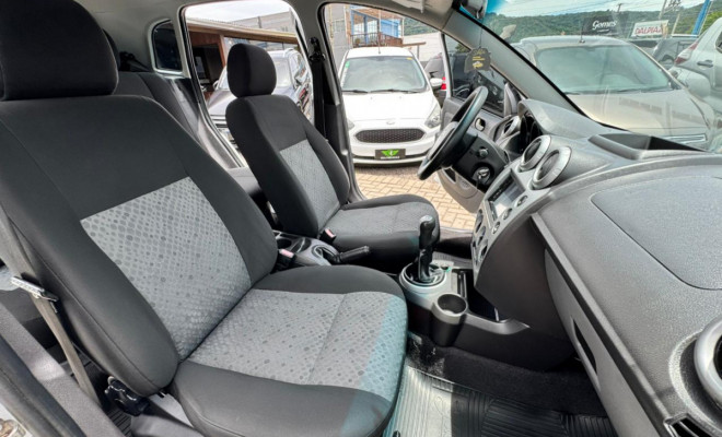 Ford Fiesta SE 1.6 8V Flex 5p 2014 Flex-4