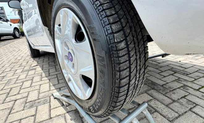 Ford Fiesta SE 1.6 8V Flex 5p 2014 Flex-17