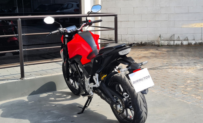 Honda CB 300F Twister CBS 2023 – Impecável!-3