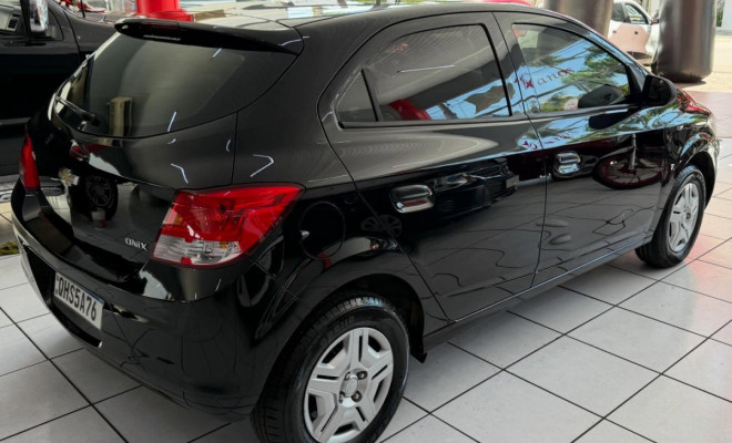 GM - Chevrolet ONIX HATCH LS 1.0 8V FlexPower 5p Mec. 2016 Flex-2