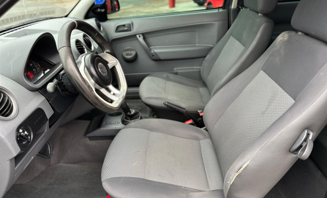 VW - VolksWagen Gol (novo) 1.0 Mi Total Flex 8V 2p 2014 Flex-8