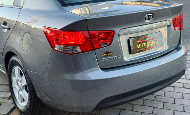 Kia Motors Cerato 1.6 16V Mec. 2011 Flex-3