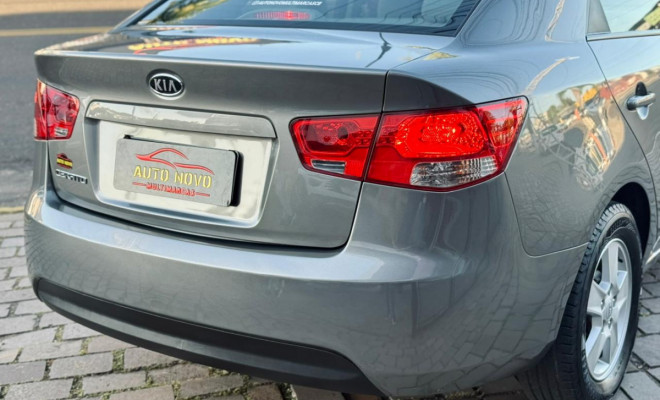 Kia Motors Cerato 1.6 16V Mec. 2011 Flex-5