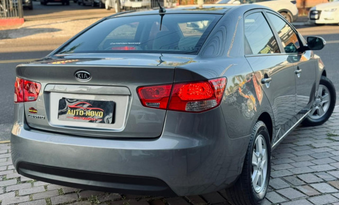 Kia Motors Cerato 1.6 16V Mec. 2011 Flex-4