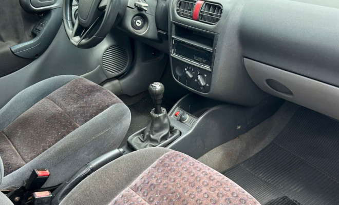 GM - Chevrolet MONTANA 1.8/ 1.8 Conquest FlexPower 8V 2005 Gasolina-3