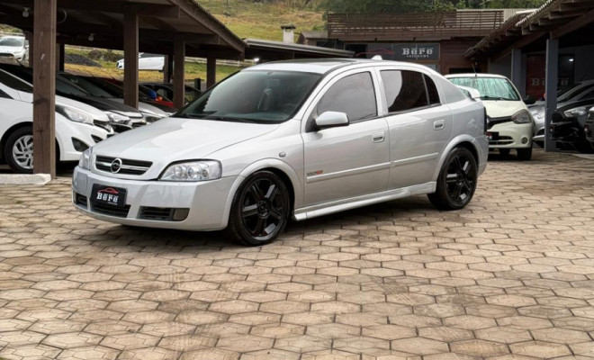 GM - Chevrolet Astra 2.0 8V/ CD 2.0 8V Hatchback 5p Mec 2003 Gasolina