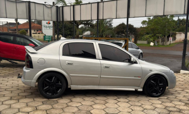 GM - Chevrolet Astra 2.0 8V/ CD 2.0 8V Hatchback 5p Mec 2003 Gasolina-1
