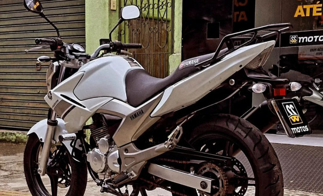 YAMAHA YS 250 FAZER/ FAZER L. EDITION /BLUEFLEX ano 2014-2