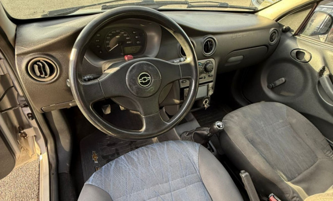 GM - Chevrolet Celta Spirit 1.0 MPFI VHC 8V 5p 2005 Gasolina-10