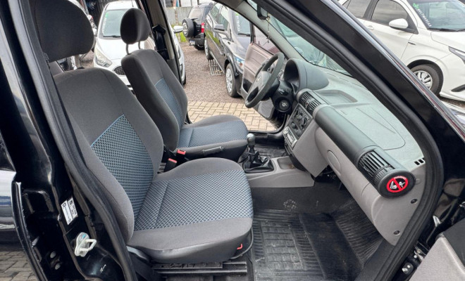 GM - Chevrolet Classic Life/LS 1.0 VHC FlexP. 4p 2013 Flex-14