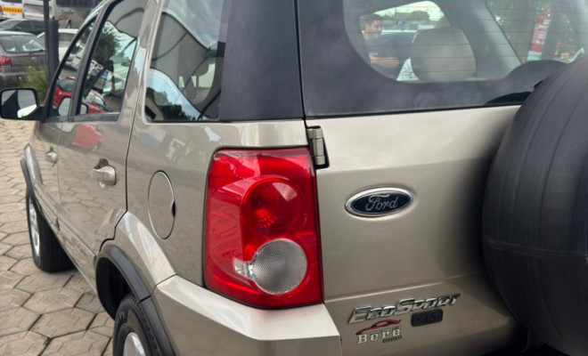 Ford EcoSport XLT 2.0/ 2.0 Flex 16V 5p Aut. 2011 Gasolina-4