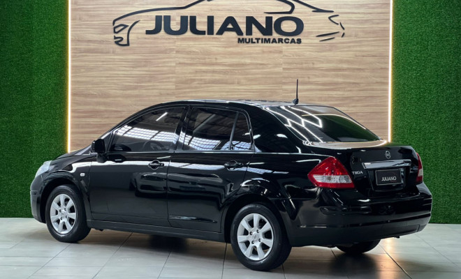 Nissan TIIDA Sedan 1.8 16V Flex Fuel 4p Aut. 2013 Flex-2