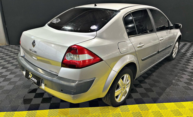 Renault Megane Sedan Dynamique Hi-Flex 1.6 16V 2009 Flex-2
