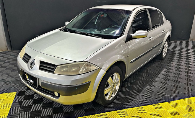 Renault Megane Sedan Dynamique Hi-Flex 1.6 16V 2009 Flex-1