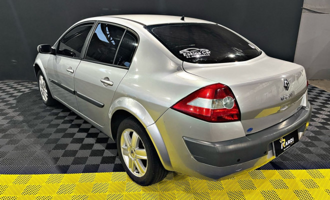 Renault Megane Sedan Dynamique Hi-Flex 1.6 16V 2009 Flex-0