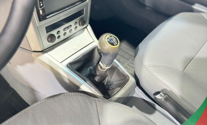 GM - Chevrolet Vectra Elegan. 2.0 MPFI 8V FlexPower Mec 2006 Flex-4