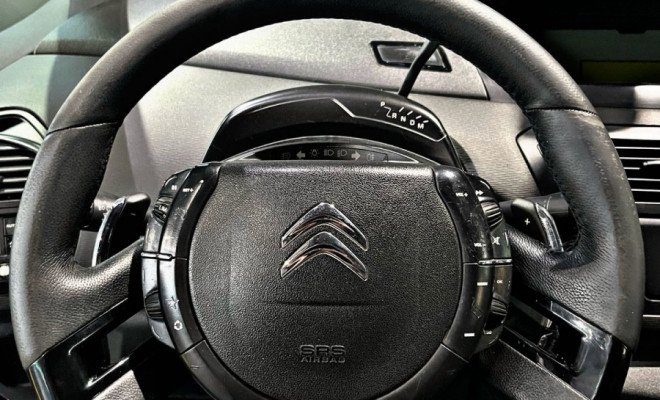 Citroën C4 Picasso/Pic. La Luna 2.0 16V  Aut. 2011 Gasolina-5