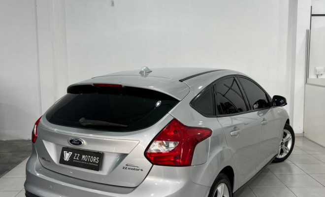 Ford Focus 1.6 SE Flex 16v 5p Aut 2014-5