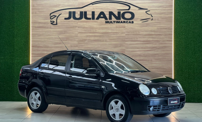 VW - VolksWagen Polo Sedan 1.6 Mi Total Flex 8V 4p 2006 Flex