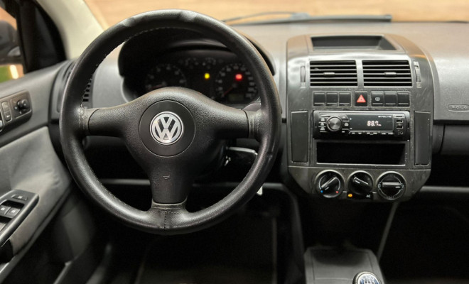 VW - VolksWagen Polo Sedan 1.6 Mi Total Flex 8V 4p 2006 Flex-6