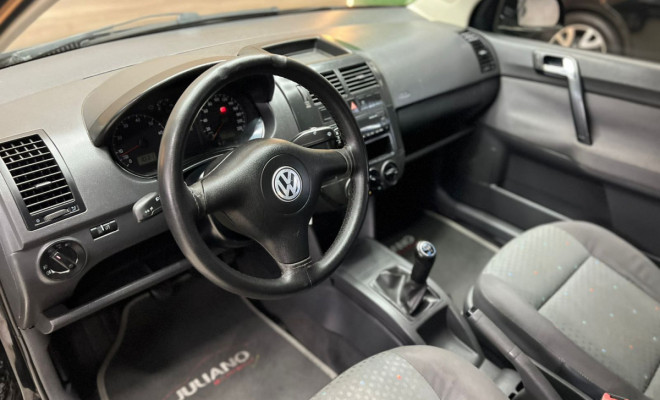 VW - VolksWagen Polo Sedan 1.6 Mi Total Flex 8V 4p 2006 Flex-3
