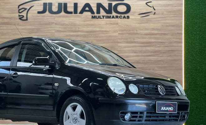 VW - VolksWagen Polo Sedan 1.6 Mi Total Flex 8V 4p 2006 Flex-10