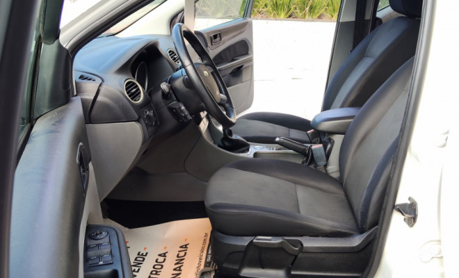 Ford Focus 2.0 16V/ 2.0 16V Flex 5p 2013 Flex-10