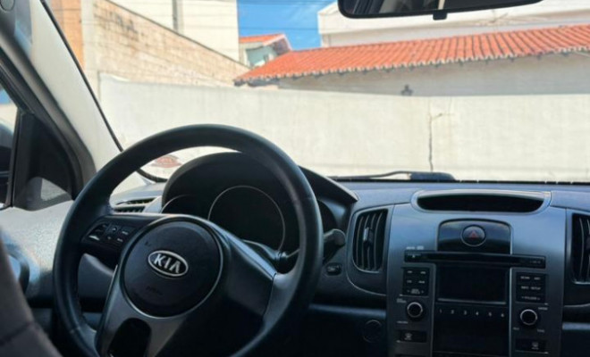 Kia Motors Cerato 1.6 16V Mec. 2010 Gasolina-5