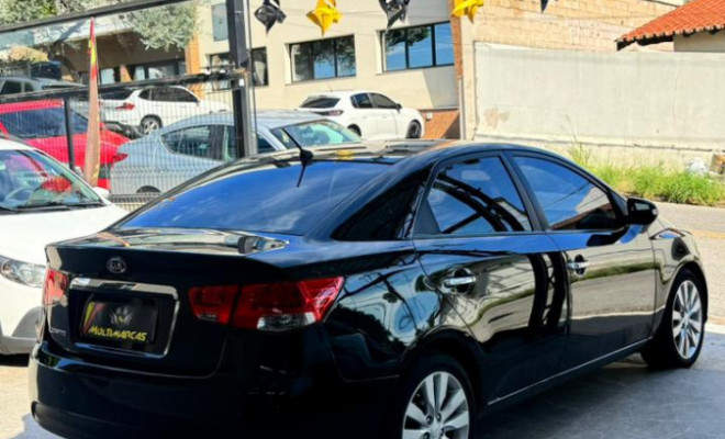 Kia Motors Cerato 1.6 16V Mec. 2010 Gasolina-4