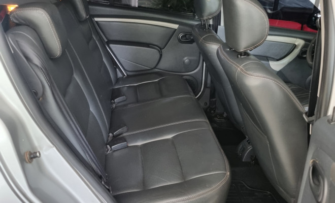 Renault SANDERO Expression Hi-Flex 1.6 8V 5p 2010 Flex-6