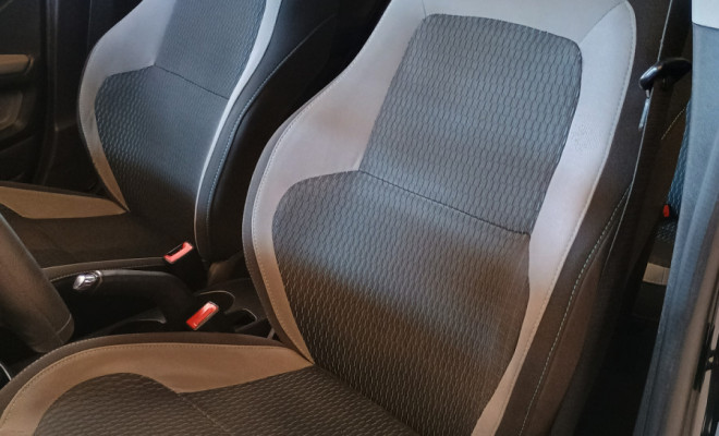 GM - Chevrolet ONIX HATCH LS 1.0 8V FlexPower 5p Mec. 2015 Flex-5