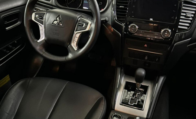 Mitsubishi L200 Trit. S.Out. GLS 2.4 CD Diesel Aut. 2025 Diesel-3