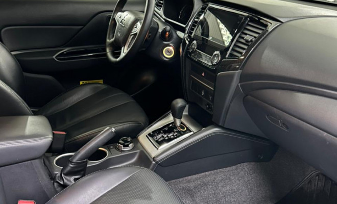 Mitsubishi L200 Trit. S.Out. GLS 2.4 CD Diesel Aut. 2025 Diesel-4