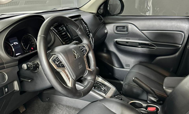 Mitsubishi L200 Trit. S.Out. GLS 2.4 CD Diesel Aut. 2025 Diesel-1