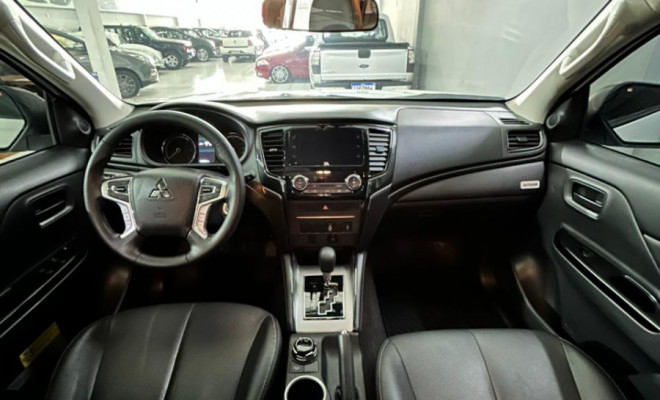 Mitsubishi L200 Trit. S.Out. GLS 2.4 CD Diesel Aut. 2025 Diesel-2