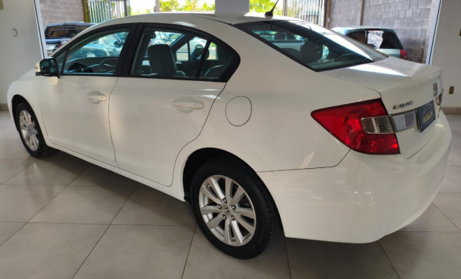 Honda Civic Sedan LXR 2.0 Flexone 16V Aut. 4p 2014 Flex-4