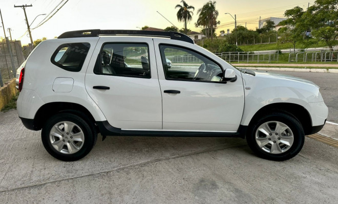 Renault DUSTER Expression 1.6 Hi-Flex - 2016-1