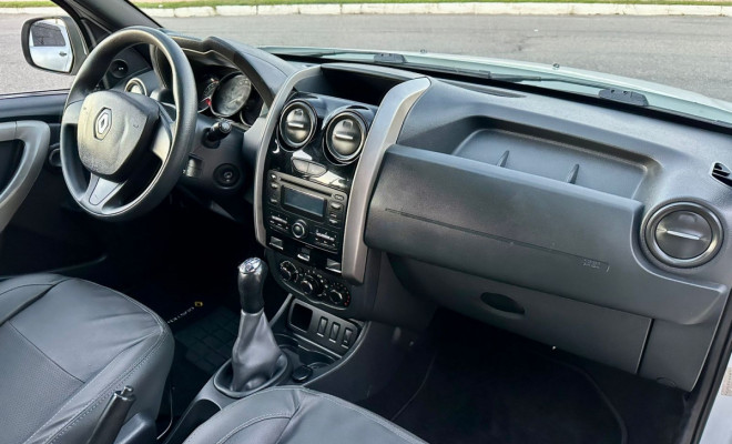 Renault DUSTER Expression 1.6 Hi-Flex - 2016-8