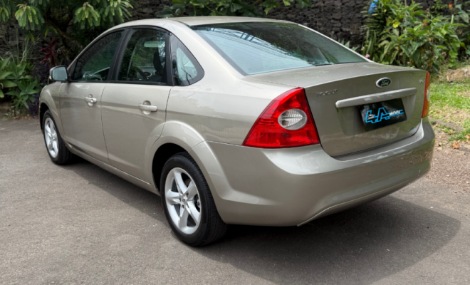 Ford Focus Sedan 2.0 16V/2.0 16V Flex 4p 2009 Flex-12