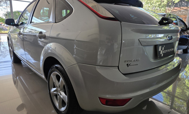 Ford Focus 1.6 S/SE/SE Plus Flex 8V/16V  5p 2013 Flex-4