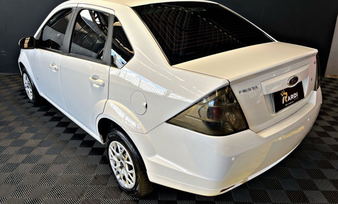 Ford Fiesta Sedan SE 1.6 16V Flex 4p 2014 Flex-2