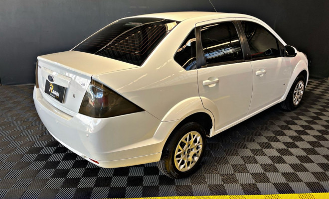 Ford Fiesta Sedan SE 1.6 16V Flex 4p 2014 Flex-1