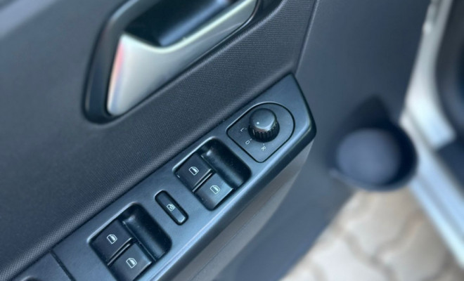 VW - VolksWagen Fox PRIME/Higli. 1.6 Total Flex 8V 5p 2013 Flex-5