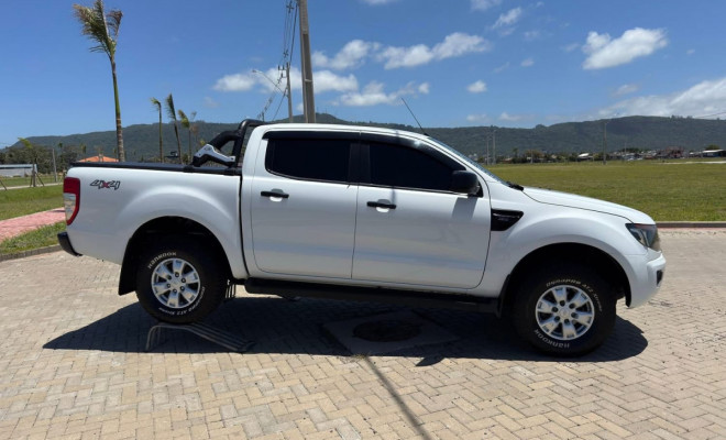 Ford Ranger XLS 3.2 20V 4x4 CD Diesel Aut. 2014 Diesel-6