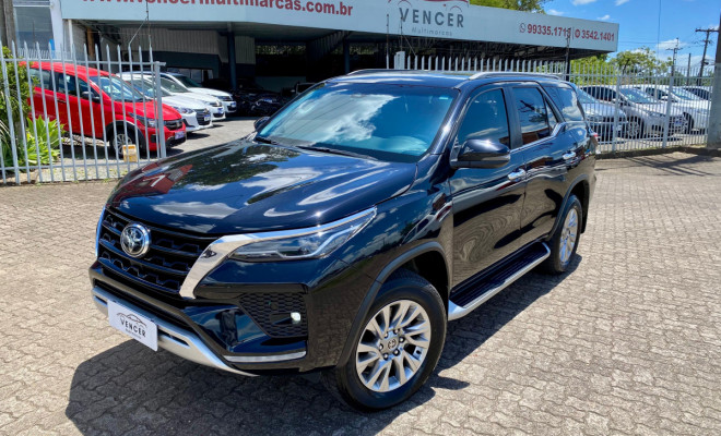 Toyota Hilux SW4 SRX 4x4 2.8 TDI 16V Dies. Aut. - 2021