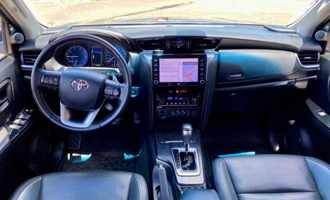 Toyota Hilux SW4 SRX 4x4 2.8 TDI 16V Dies. Aut. - 2021-3