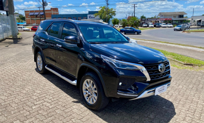 Toyota Hilux SW4 SRX 4x4 2.8 TDI 16V Dies. Aut. - 2021-0